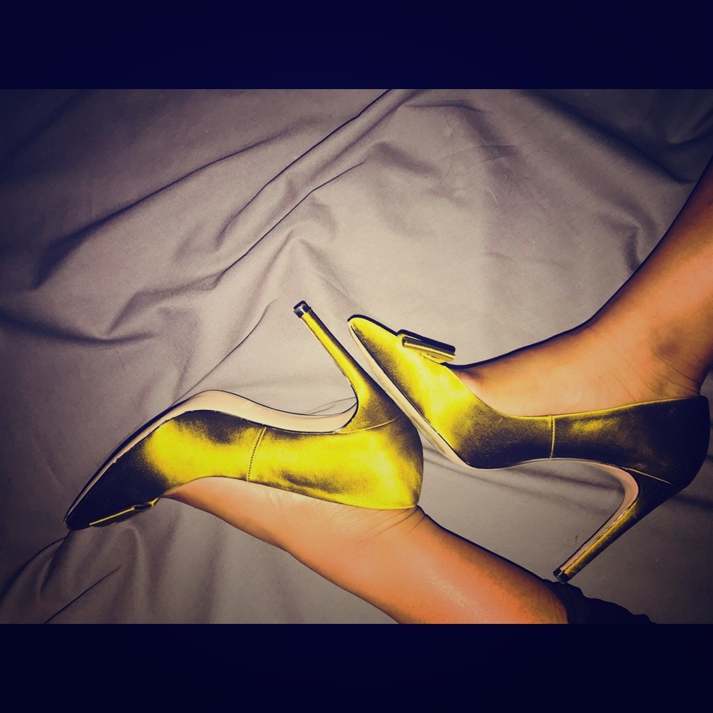 ZARA Court Heels size 40 US 9